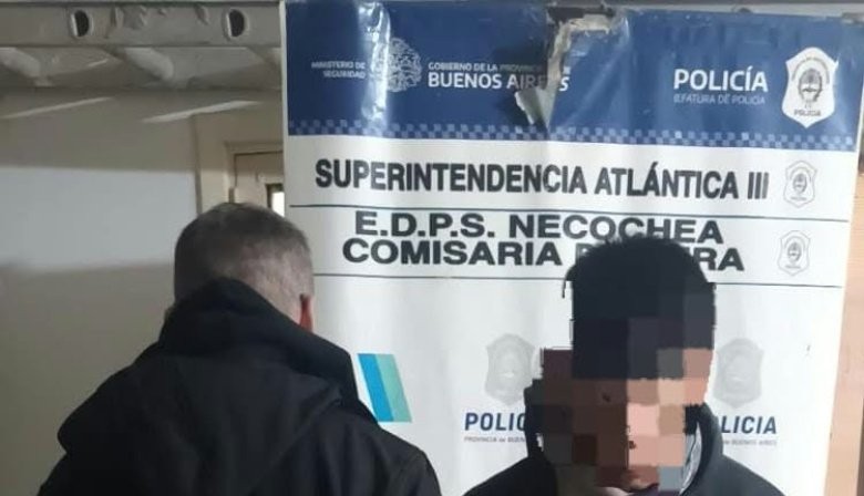 Allanamiento en Necochea: secuestran ropa y bronce tras robar un supermercado