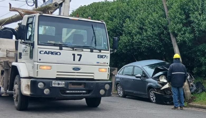 Chocó contra una columna en calles 47 y 56 y fue hospitalizado
