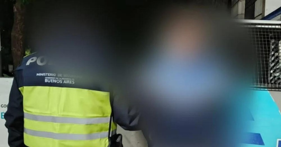 Aprehendido por violar restricción de acercamiento