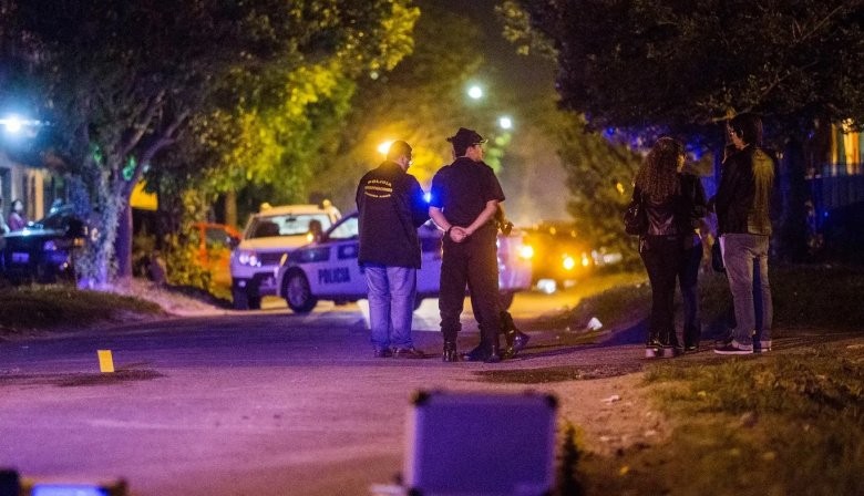 Investigan un triple crimen en Monte Grande y el posterior suicidio del atacante