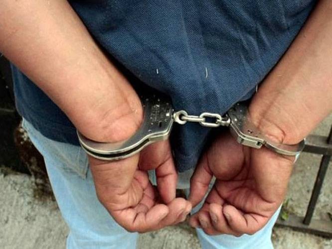 Aprehenden a un hombre por violar una restricción judicial