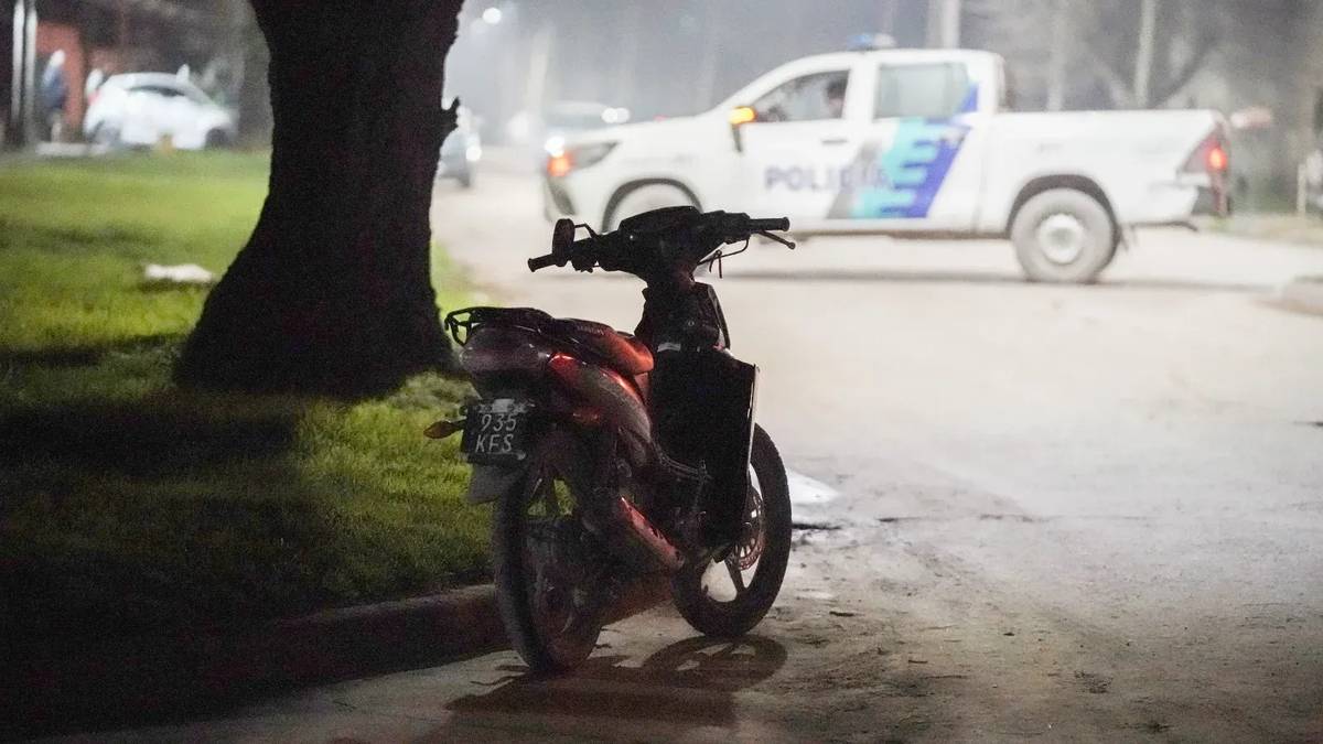 Motociclista hospitalizado tras chocar con una camioneta en Avenida 75